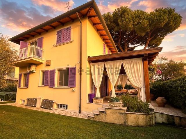 Casa in vendita a Marina di Pietrasanta, Pietrasanta