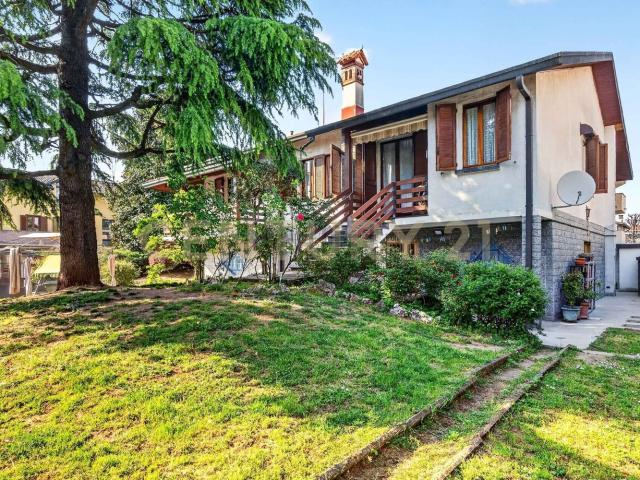 Casa in vendita a Corbetta, Lombardia