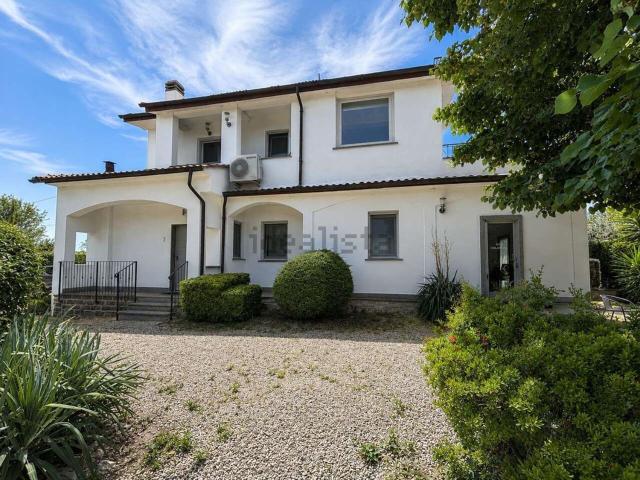 Casa in vendita a Viterbo, Lazio