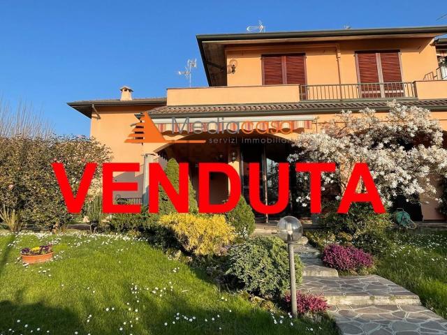 Casa in vendita a Bellinzago Lombardo, Lombardia