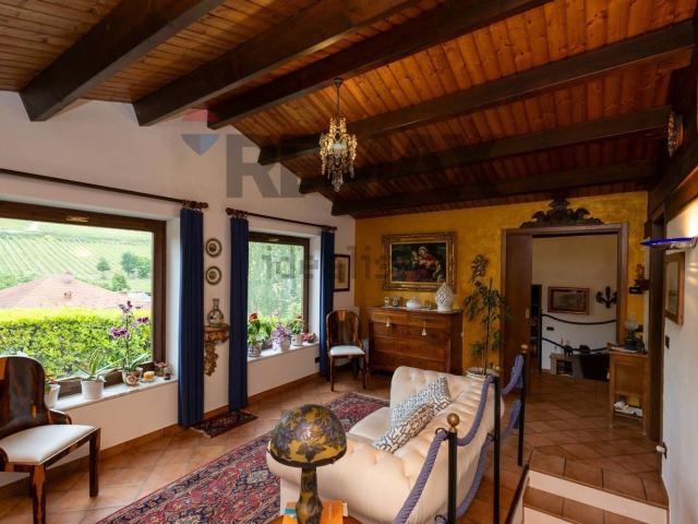 Casa in vendita a Cinzano, Piemonte