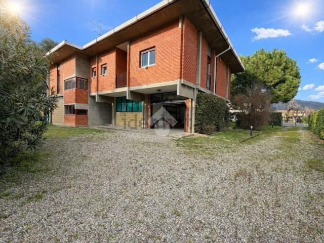 Casa in vendita a Coccaglio, Lombardia