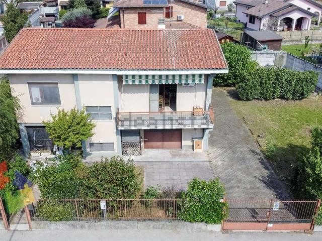 Casa in vendita a Motta Visconti, Milano