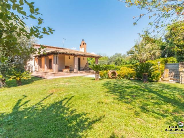Casa in vendita a Monterosi, Lazio