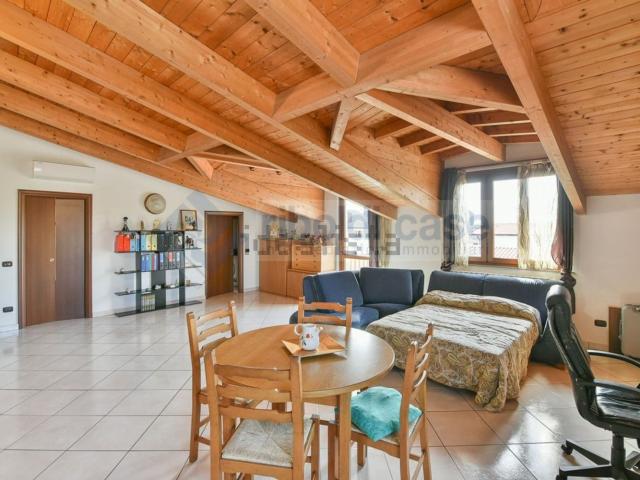 Casa in vendita a Cesano Maderno, Molinello