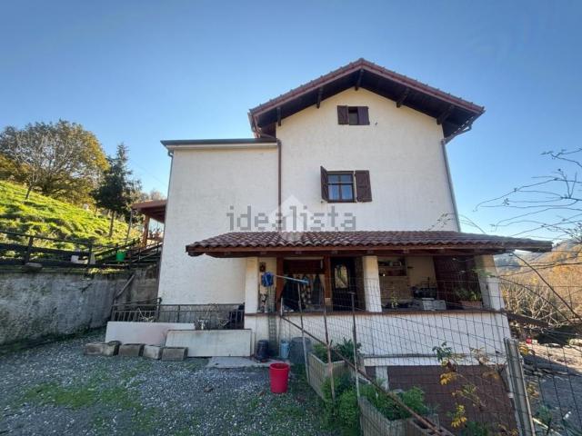 Casa in vendita a Serra Riccò, Liguria