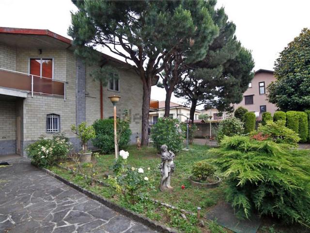 Casa in vendita a Busto Arsizio, Lombardia