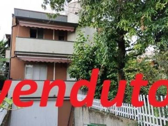 Casa in vendita a Osio Sotto, Lombardia