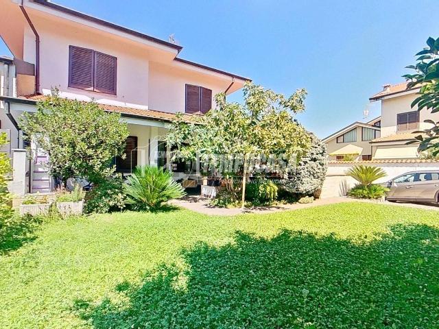 Casa in vendita a Moncucco, Brugherio