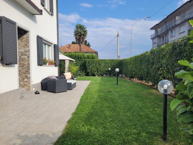 Casa in vendita a Mombello, Olgiate Comasco
