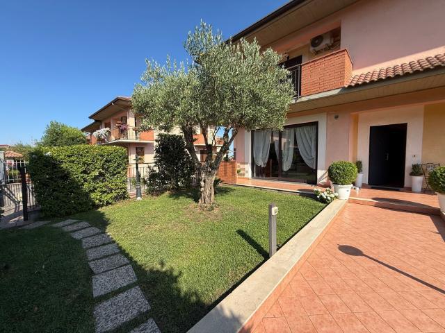 Casa in vendita a Aci Sant'antonio, Sicilia