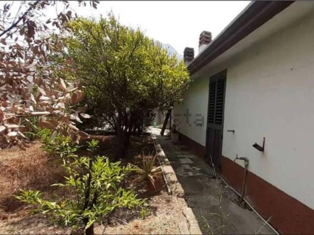 Casa in vendita a Oliena, Sardigna/Sardegna