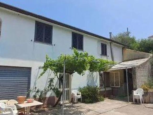Casa in vendita a Oliena, Sardigna/Sardegna
