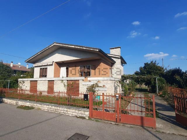 Casa in vendita a Arquà Polesine, Veneto