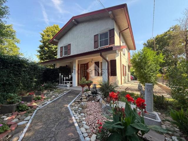 Casa in vendita a Val d’Enza, Re