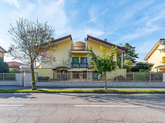 Casa in vendita a Lainate, Lombardia