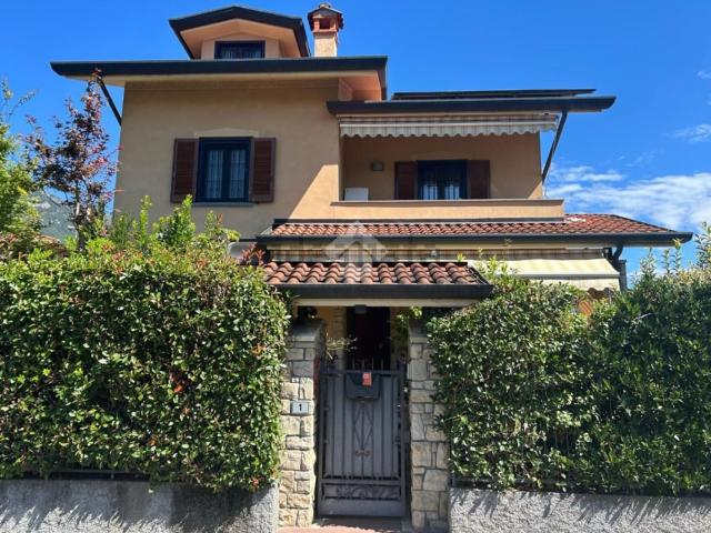 Casa in vendita a Piano, Costa Volpino