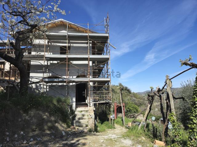 Casa in vendita a Borgo Solestà, Marche