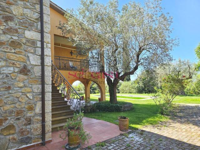 Casa in vendita a Magliano In Toscana, Toscana