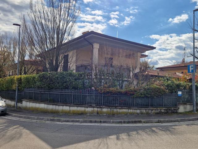 Casa in vendita a Crociale, Manerba Del Garda