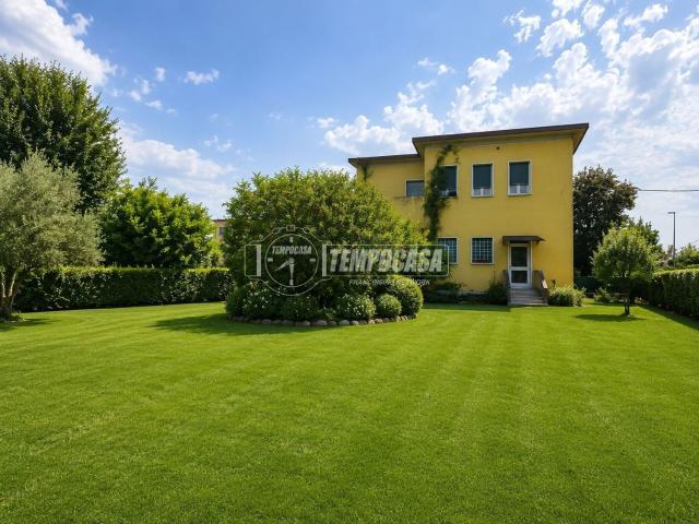 Casa in vendita a Marina Di Massa, Toscana