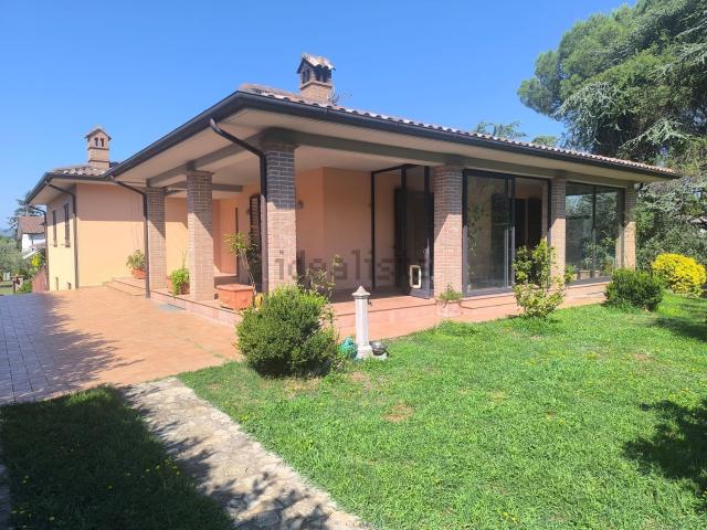Casa in vendita a Spello, Umbria