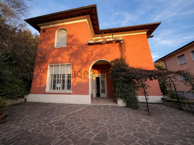 Casa in vendita a Zona Est, Brescia