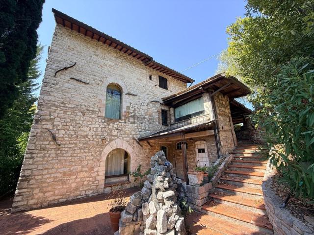 Casa in vendita a Valecchie, Assisi