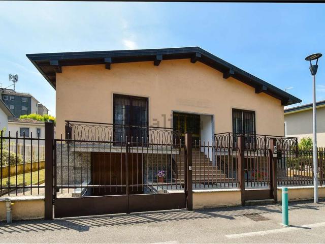 Casa in vendita a Rozzano, Lombardia
