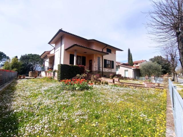 Casa in vendita a Asciano, Toscana