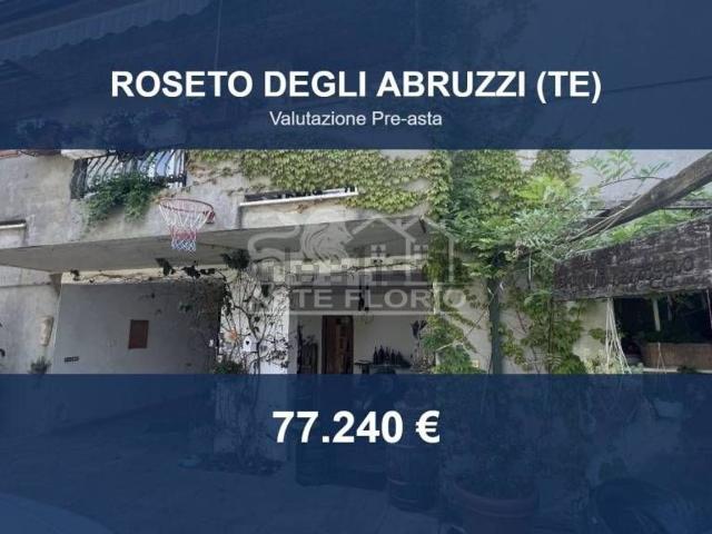 Casa in vendita a Roseto Degli Abruzzi, Abruzzo