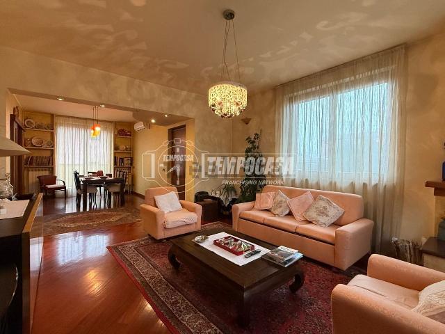 Casa in vendita a Busto Garolfo, Lombardia