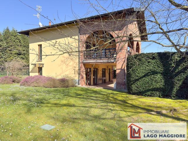 Casa in vendita a Barza, Ispra