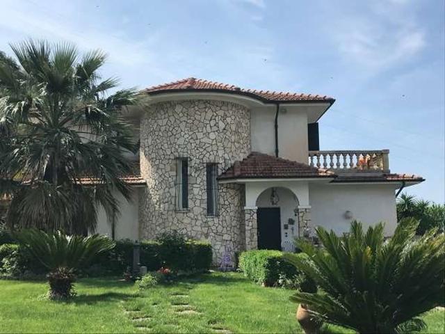 Casa in vendita a Vallecrosia, Liguria