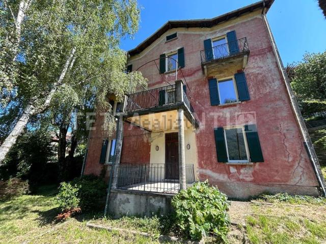 Casa in vendita a Faggeto Lario, Lombardia