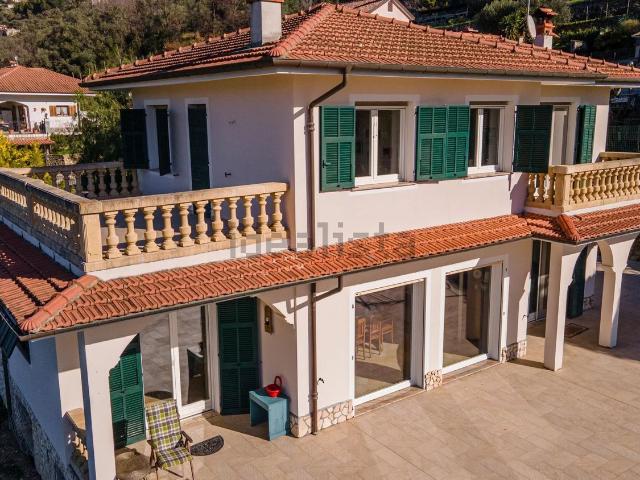 Casa in vendita a Vallecrosia, Liguria