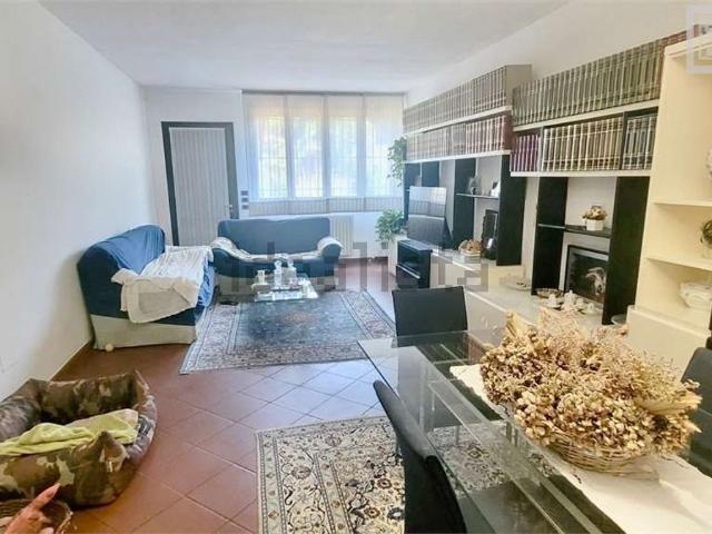 Casa in vendita a Modena, Villaggio Giardino