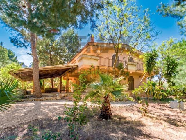 Casa in vendita a Ventimiglia Di Sicilia, Sicilia