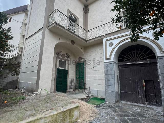 Casa in vendita a Ercolano, Campania