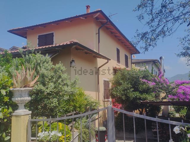 Casa in vendita a Marina di Carrara, Carrara