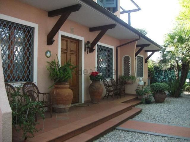 Casa in vendita a Roma Imperiale, Forte Dei Marmi