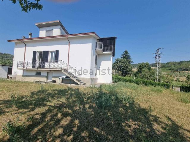 Casa in vendita a Alta Val Tidone, Genepreto
