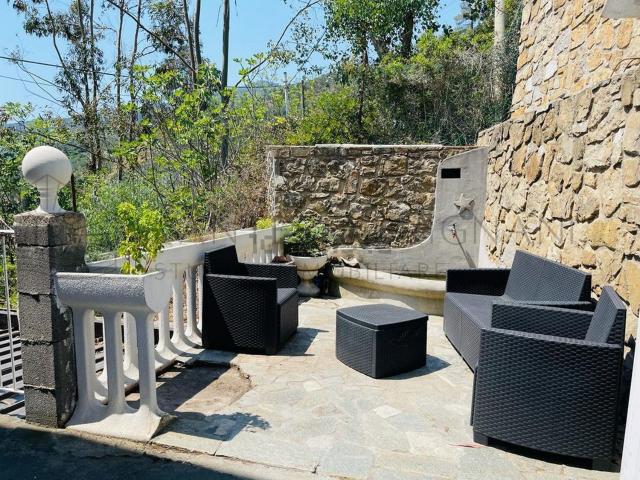 Casa in vendita a Dolceacqua, Liguria