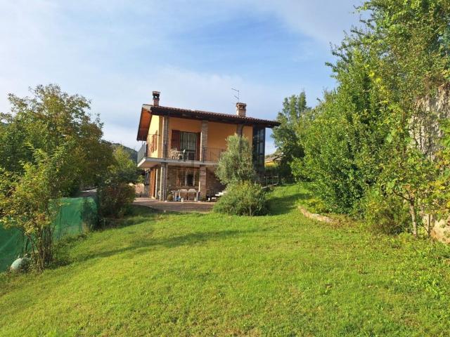 Casa in vendita a Corte Brugnatella
