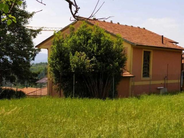 Casa in vendita a Sarzana, Liguria