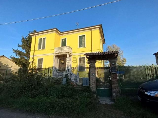 Casa in vendita a Ca' Romanini, Casteggio