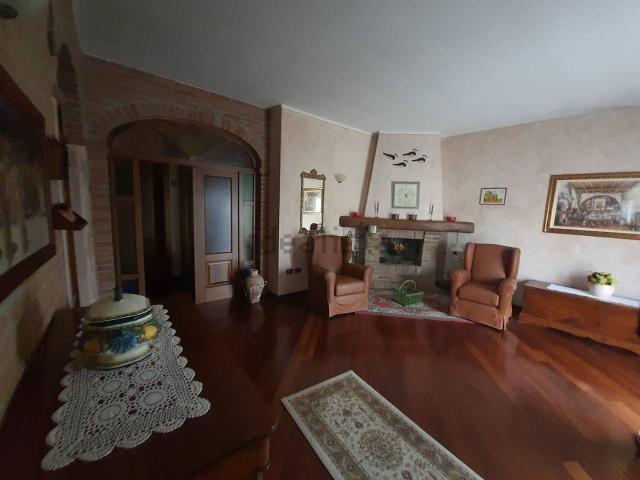 Casa in vendita a Dosolo, Lombardia