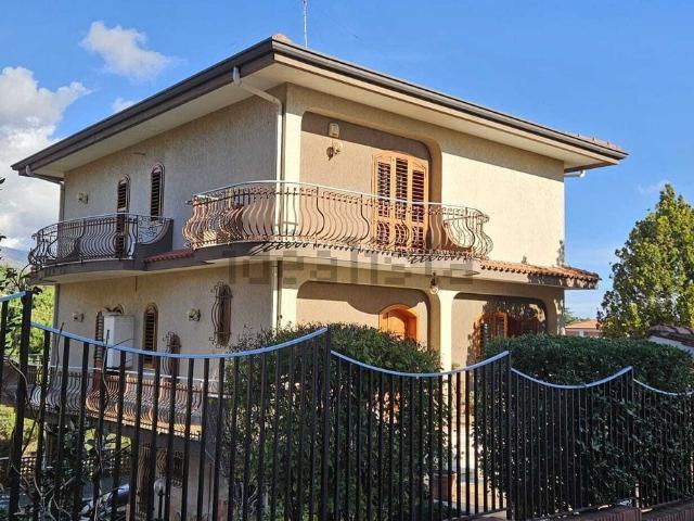 Casa in vendita a Mascalucia, Catania