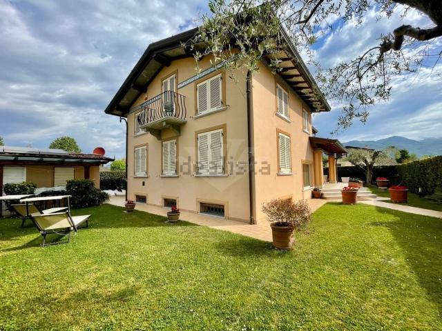 Casa in vendita a Tonfano, Toscana