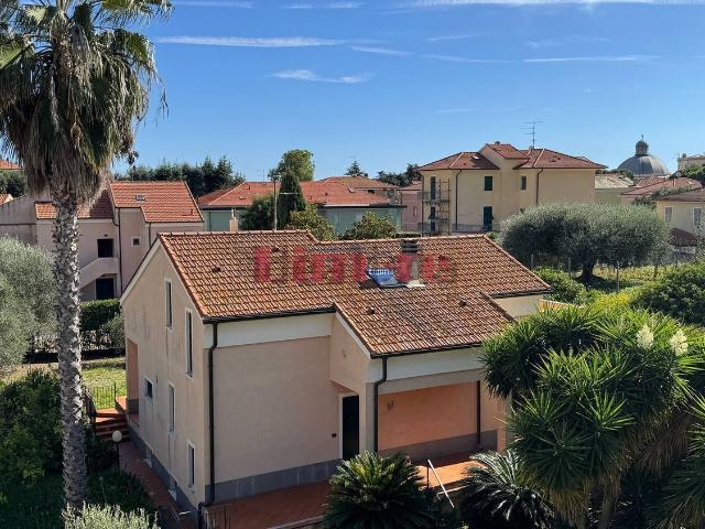 Casa in vendita a Borgo Castello, Loano